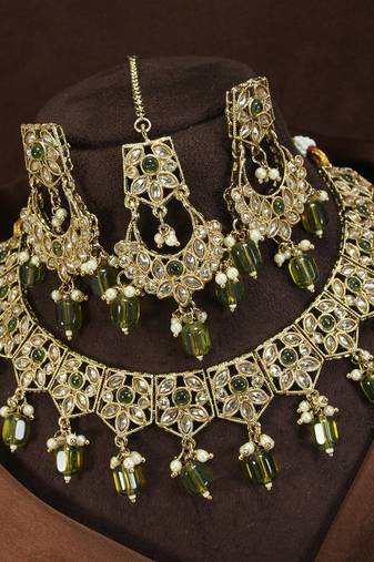 beautiful green antique gold plated ad/zircon work polki necklace jewelry set with maangtika
