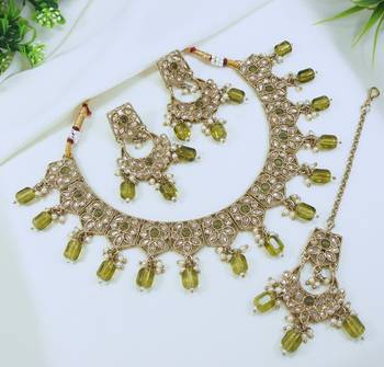 beautiful green antique gold plated ad/zircon work polki necklace jewelry set with maangtika 2