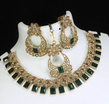 stunning green antique gold plated ad/zircon work polki necklace jewelry set with maangtika 2