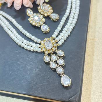 pearl beaded kundan stone studded necklace set 3