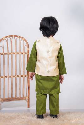 green silk embroidered kurta pant set with jacket 2