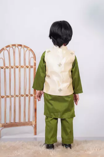 green silk embroidered kurta pant set with jacket