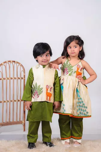 green silk embroidered kurta pant set with jacket