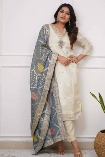 Off white viscose embroidered kurta set