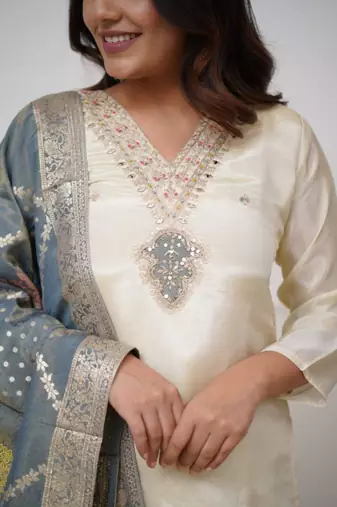 Off white viscose embroidered kurta set