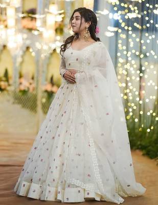 Womens's Net Floral Motiff Semi-Stitched Lehenga Choli With Dupatta Set 2