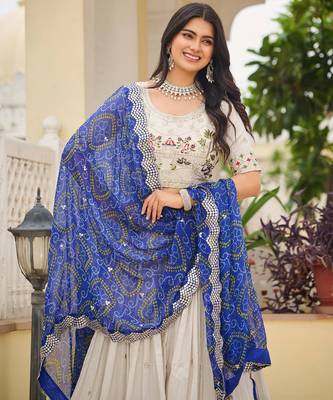 Womens's Chinnon Traditional Motiff Semi-Stitched Lehenga Choli With Bandhani Dupatta Set 3