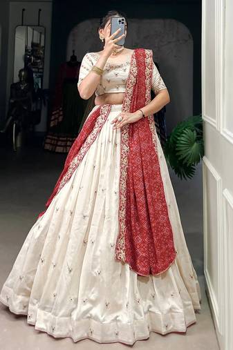 Womens's Chinnon Traditional Motiff Semi-Stitched Lehenga Choli With Bandhani Dupatta Set