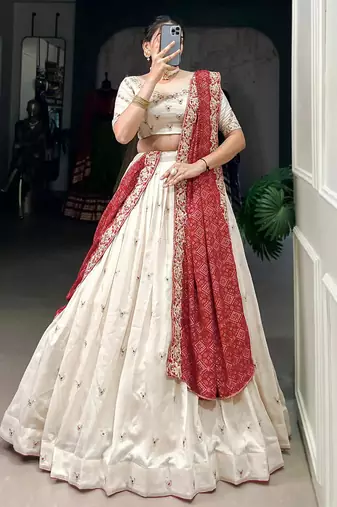 Womens's Chinnon Traditional Motiff Semi-Stitched Lehenga Choli With Bandhani Dupatta Set