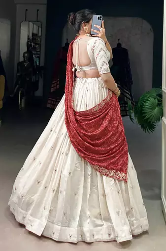 Womens's Chinnon Traditional Motiff Semi-Stitched Lehenga Choli With Bandhani Dupatta Set