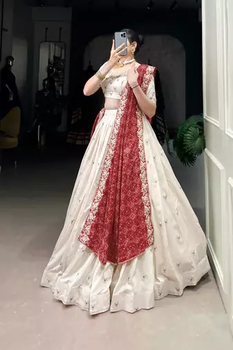 Womens's Chinnon Traditional Motiff Semi-Stitched Lehenga Choli With Bandhani Dupatta Set