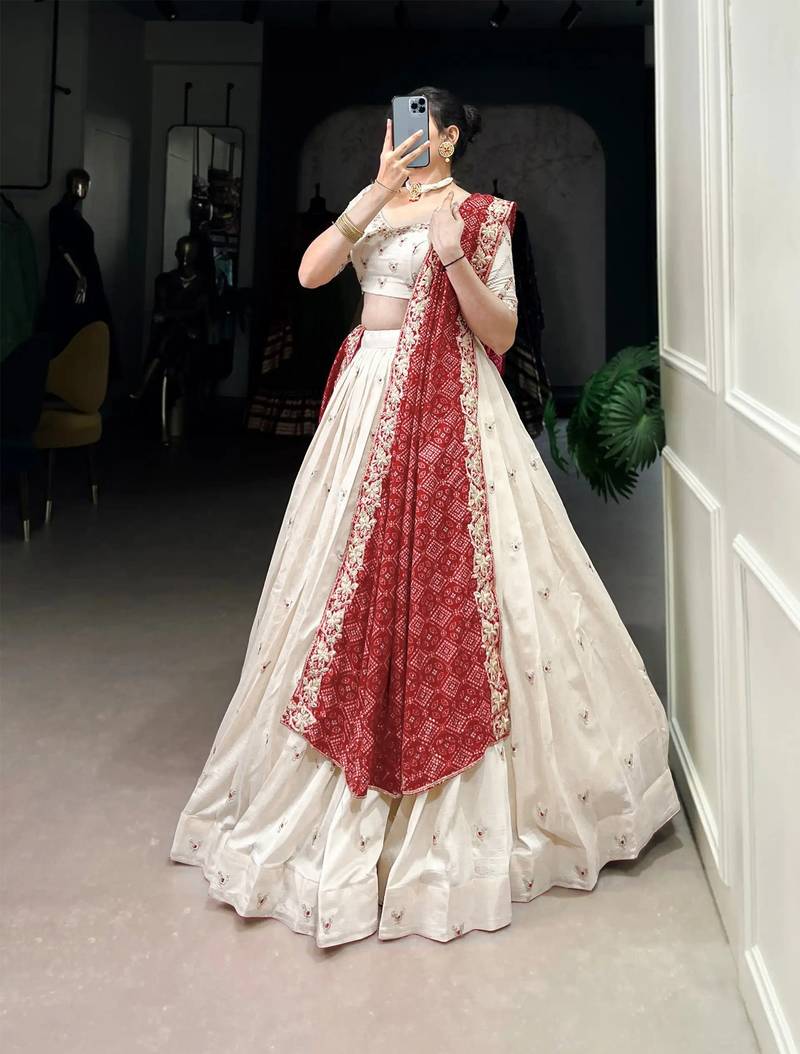 Womens's Chinnon Traditional Motiff Semi-Stitched Lehenga Choli With Bandhani Dupatta Set