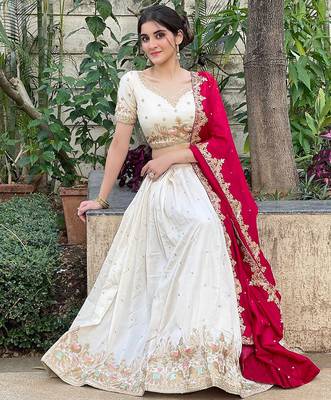 Womens's Chinnon Traditional Motiff Semi-Stitched Lehenga Choli With Dupatta Set 2