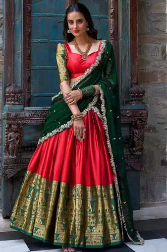 Womens's Kanchipuram Silk Woven Motiff Semi-Stitched Lehenga Choli With Dupatta Set
