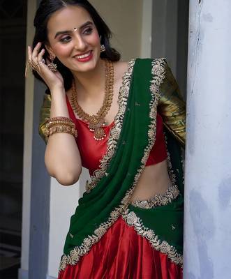Womens's Kanchipuram Silk Woven Motiff Semi-Stitched Lehenga Choli With Dupatta Set 4