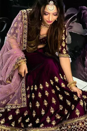 Womens's Velvet Traditional Motiff Semi-Stitched Lehenga Choli With Dupatta Set