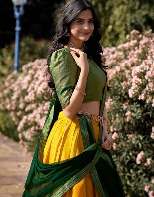 Womens's Kanchipuram Silk Woven Motiff Un-Stitched Lehenga Choli With Dupatta Set 4