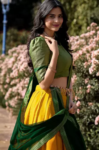 Womens's Kanchipuram Silk Woven Motiff Un-Stitched Lehenga Choli With Dupatta Set