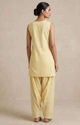 yellow slub cotton kurta set with farshi salwar pants 2