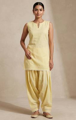 yellow slub cotton kurta set with farshi salwar pants 3