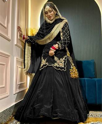 Black Embroidery Crep Lehenga Dupatta With Top 1