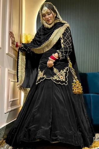 Black Embroidery Crep  Lehenga Dupatta With Top