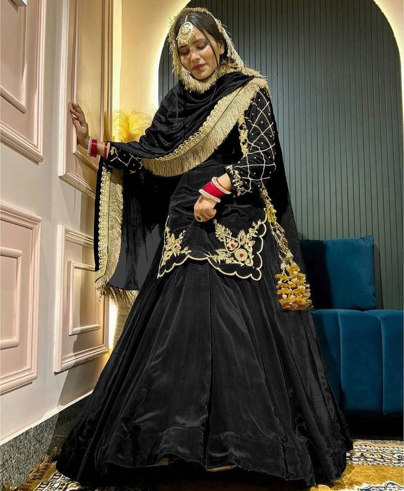 Black Embroidery Crep  Lehenga Dupatta With Top
