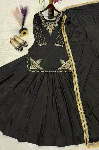 Black Embroidery Crep Lehenga Dupatta With Top