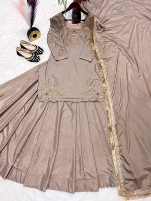 cream crepe silk blend embroidered lehenga set with dupatta 3