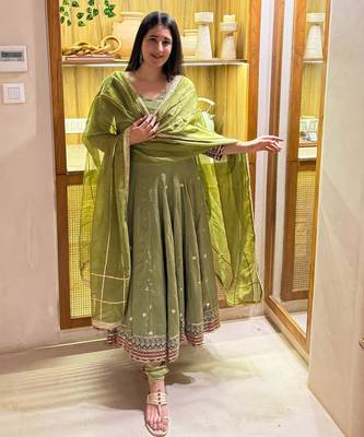 Green vichitra silk  party wear embroidery anarkali   suit set 1