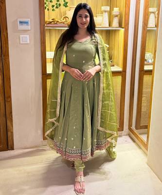 Green vichitra silk  party wear embroidery anarkali   suit set 4