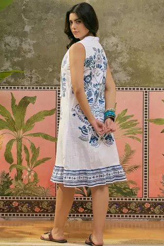 white indigo print blended cotton shift knee dress