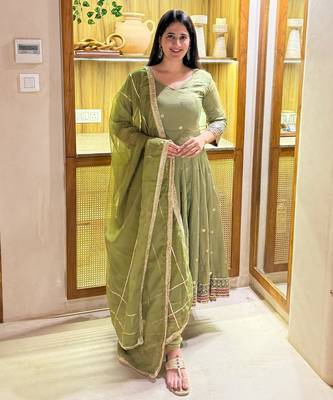 Green vichitra silk  party wear embroidery anarkali   suit set 5