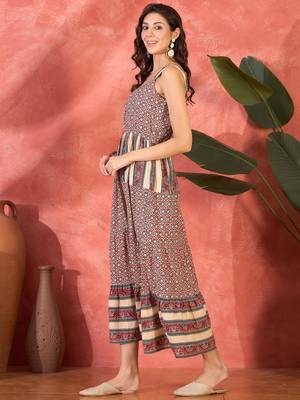 maroon printed cotton sleeveless flare dress 4