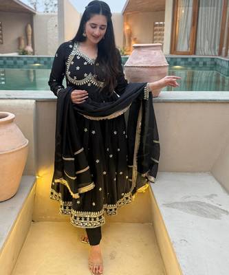 Black  vichitra silk  party wear embroidery anarkali   suit set 2