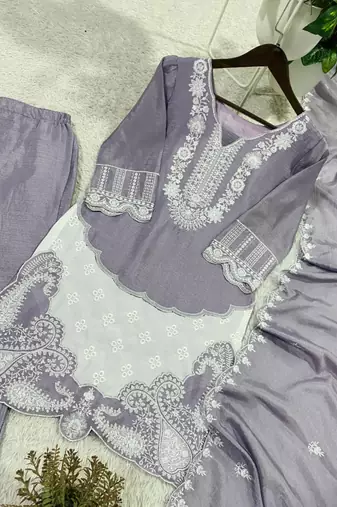 plus size lavender silk blend embroidered kurta set