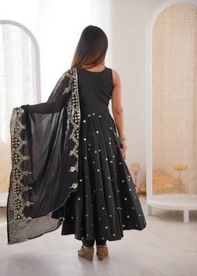 black silk blend embroidered anarkali gown set with dupatta 2