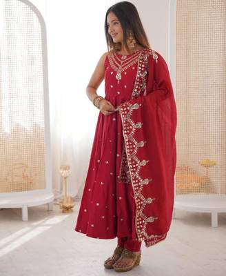 red silk blend embroidered anarkali gown set with dupatta 4