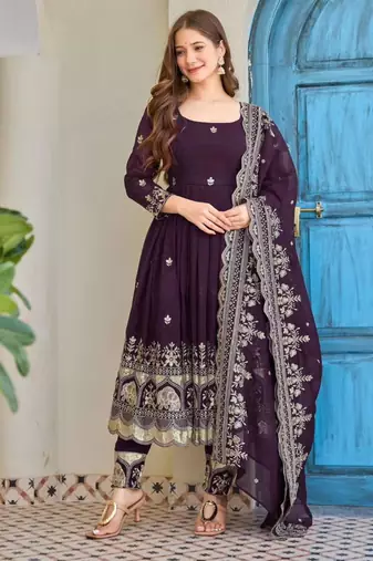 Purple silkblend embroidered kurta set