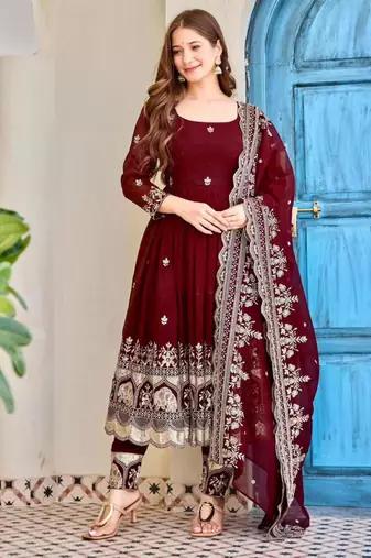Maroon silkblend embroidered kurta set