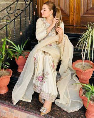 off white crepe floral embroidered plus size kurta set 2
