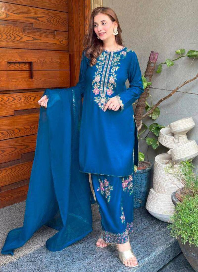 Teal crepe embroidered kurta set