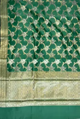 emerald green semi silk floral zari jaal banarasi saree 4