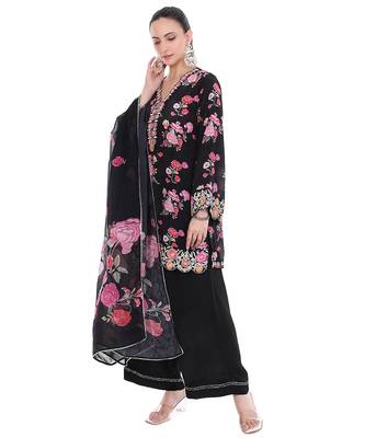 black crepe kurta set with printed floral work 4