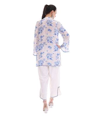 blue crepe co ord set with printed floral design 2