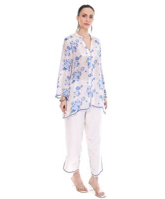 blue crepe co ord set with printed floral design 4