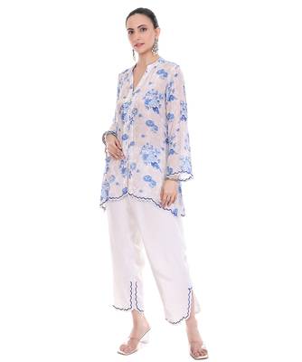 blue crepe co ord set with printed floral design 5