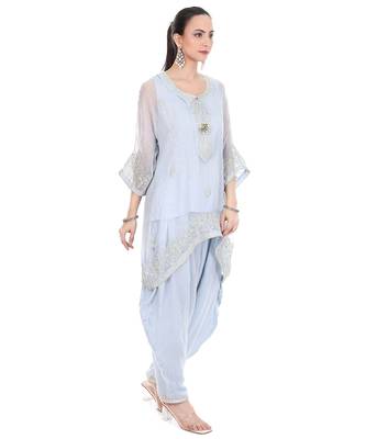 blue tissue kaftan with embroidered zari work 4