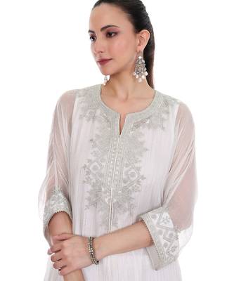 white tissue kaftan with embroidered zari work 3