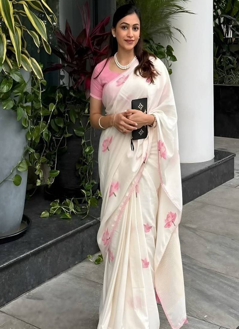 Floral printed pure linen saree with unstiched blouse piece